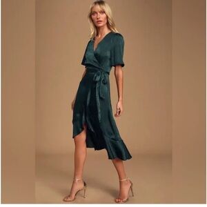 Green midi wrap dress!